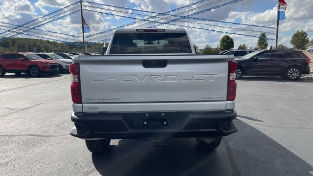 Used 2023 Chevrolet Silverado 2500 Custom w/ Custom Value Package image 6