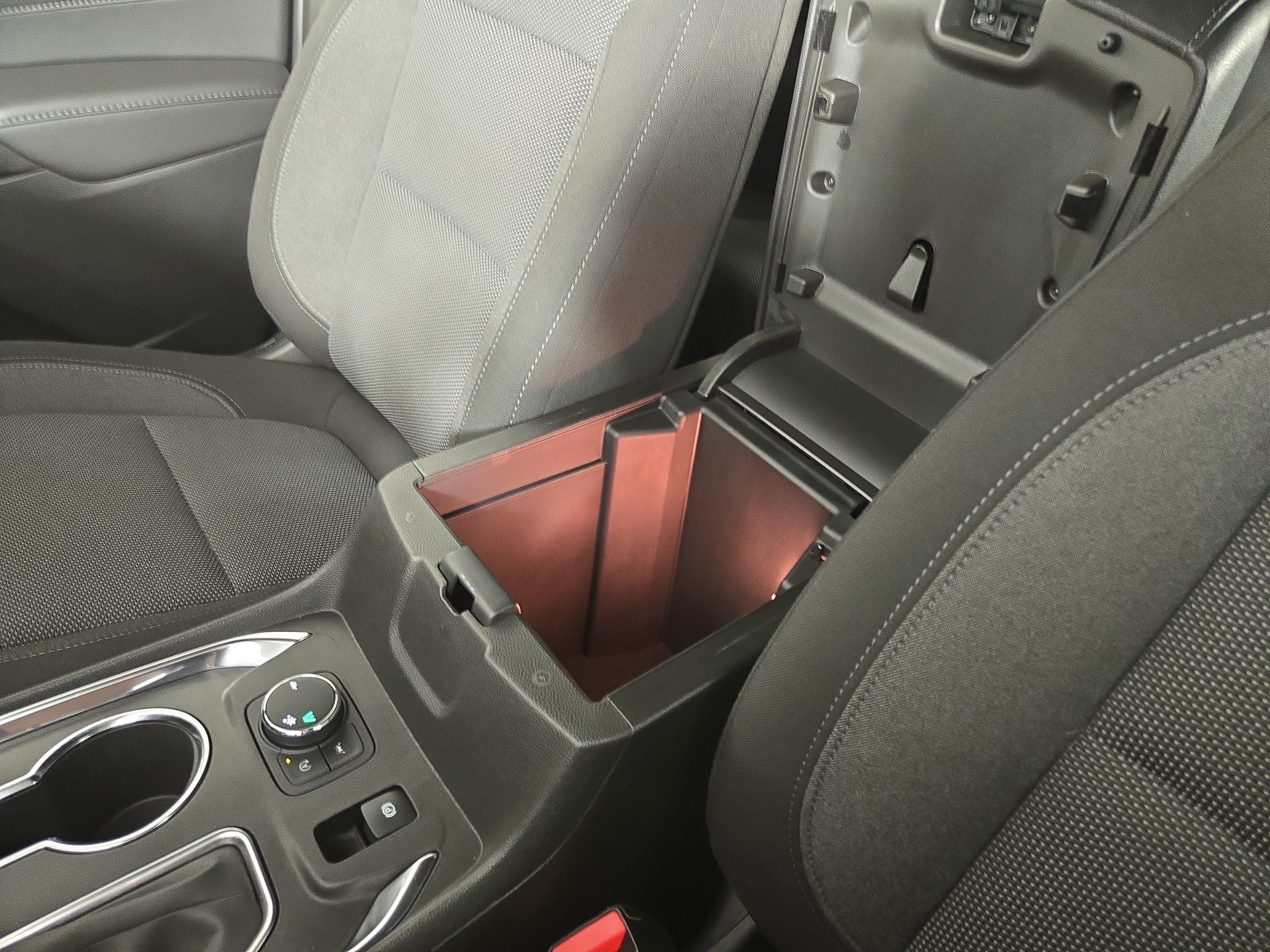 Certified 2023 Chevrolet Traverse LT FWD image 29