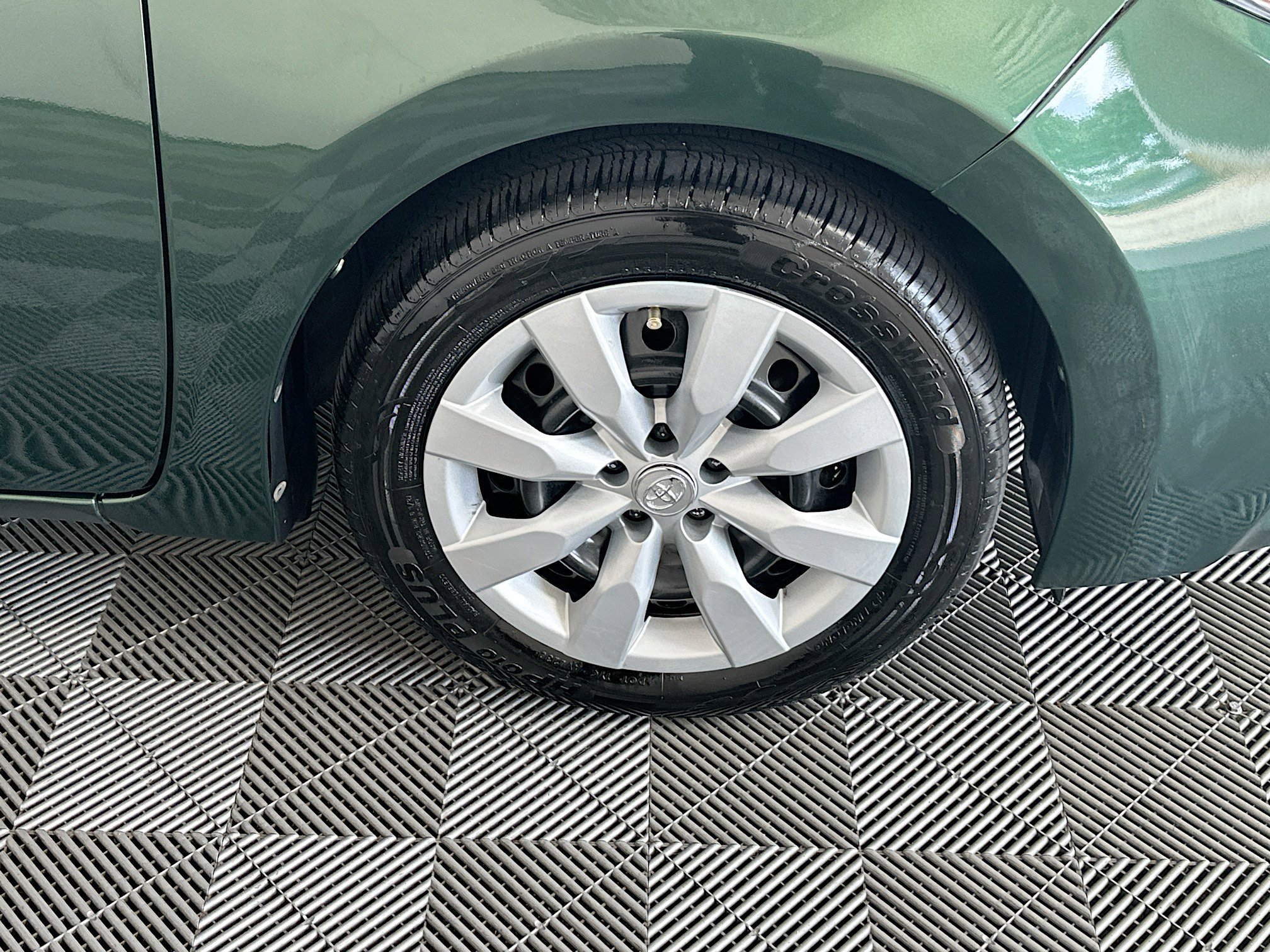 Used 2016 Toyota Corolla LE FWD image 11