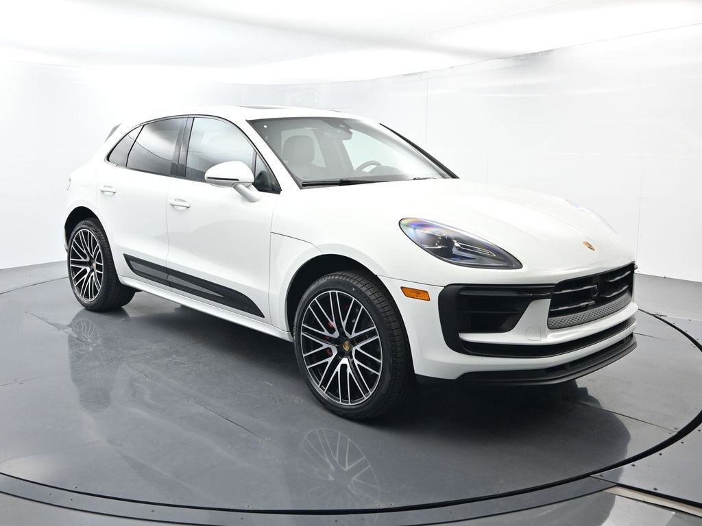 Certified 2023 Porsche Macan S AWD/4WD image 17