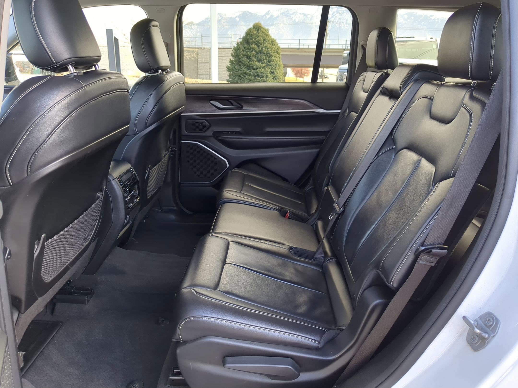 Used 2021 Jeep Grand Cherokee L Limited image 18