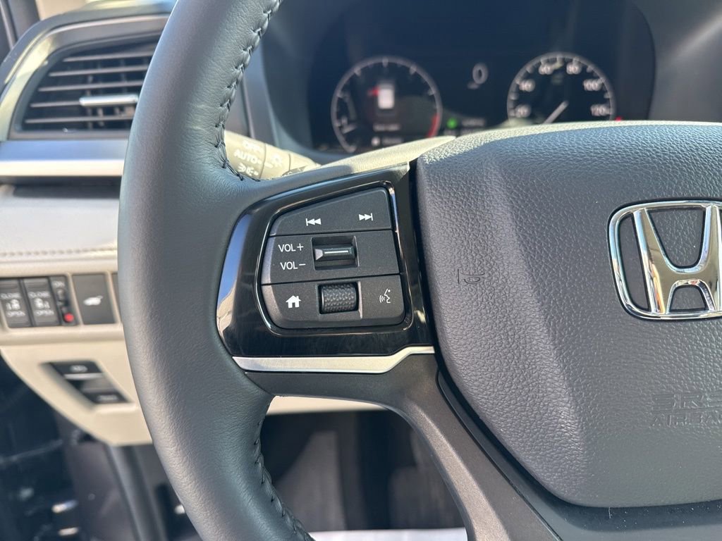 Certified 2025 Honda Odyssey EX-L image 15