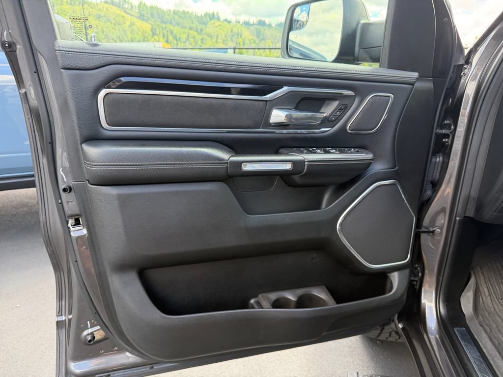 Used 2019 RAM 1500 Laramie AWD/4WD image 21