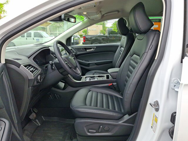 Certified 2023 Ford Edge SEL w/ Convenience Package AWD/4WD image 3