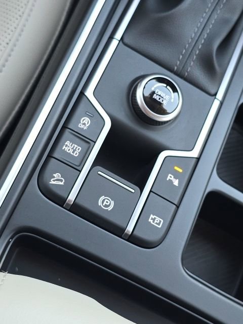 Used 2025 Kia Sorento EX w/ Panoramic Sunroof Package image 45