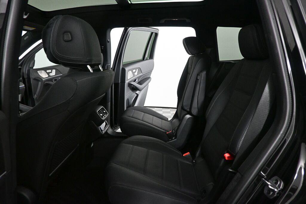 Used 2025 Mercedes-Benz GLS 580 4MATIC image 19