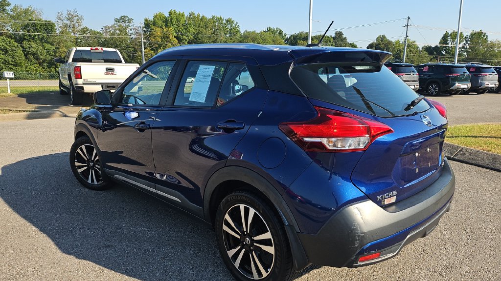 Used 2018 Nissan Kicks SR FWD image 16