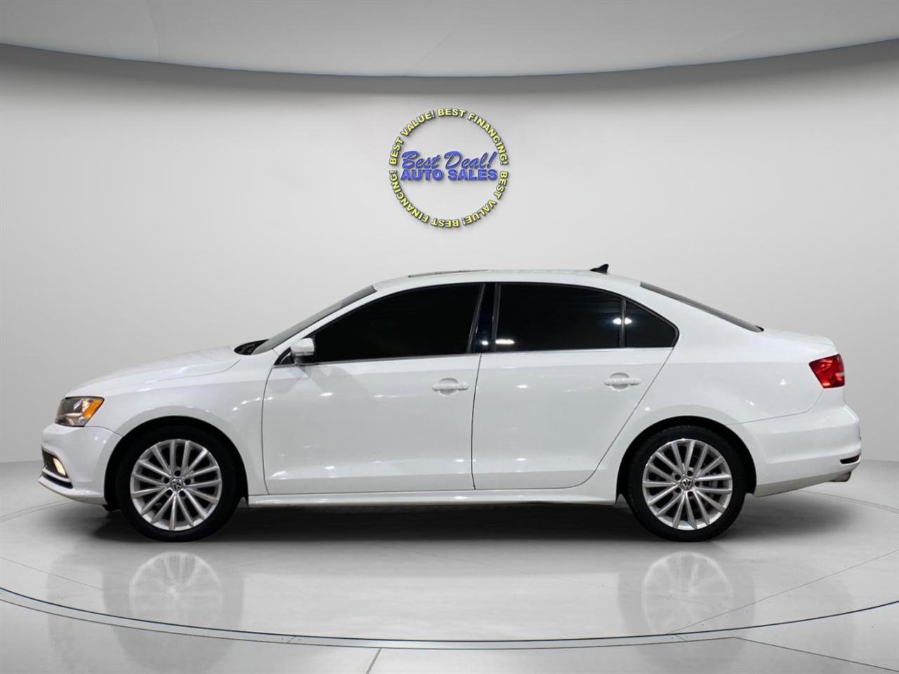 Used 2015 Volkswagen Jetta SE image 2