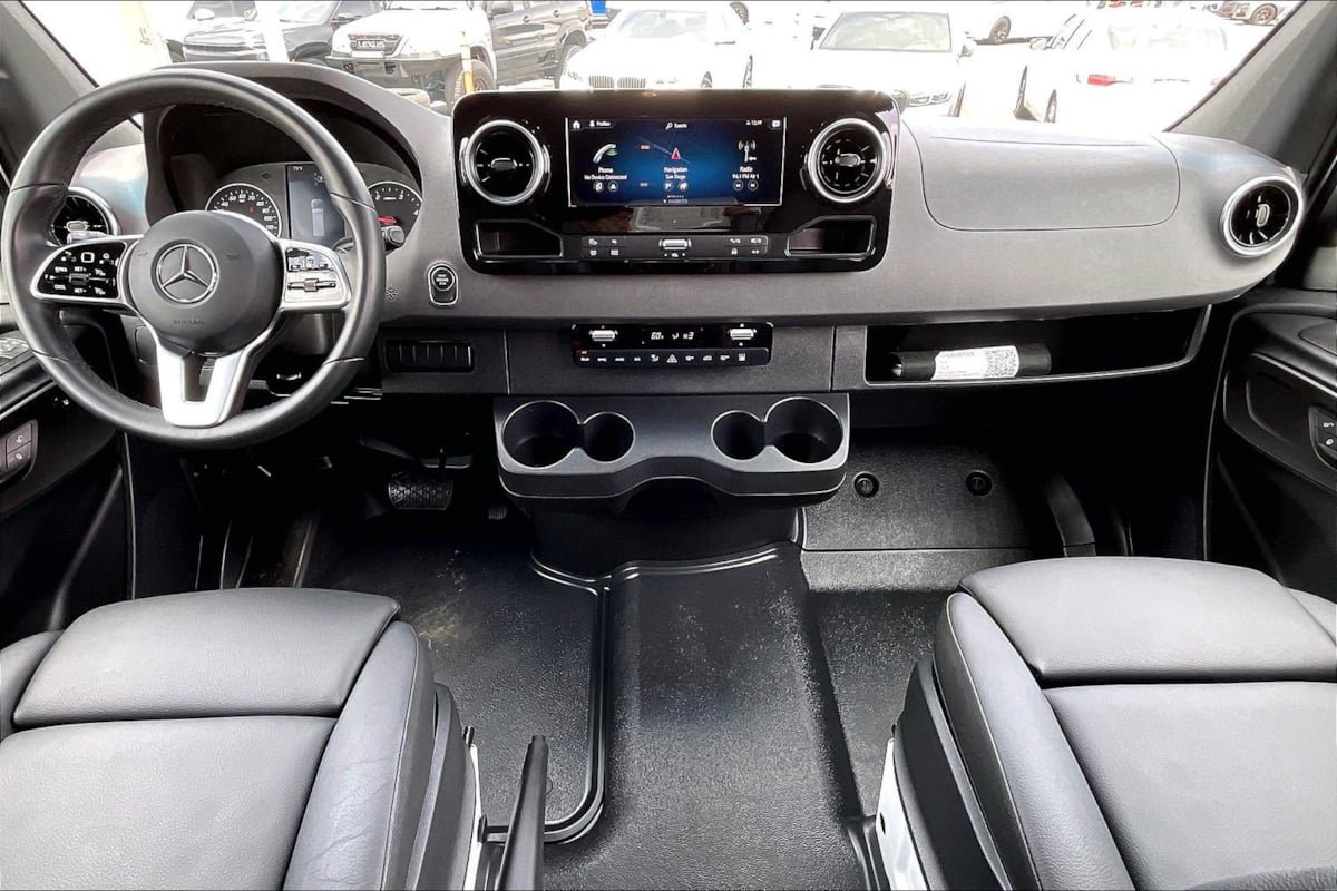 Used 2024 Mercedes-Benz Sprinter 2500 image 13