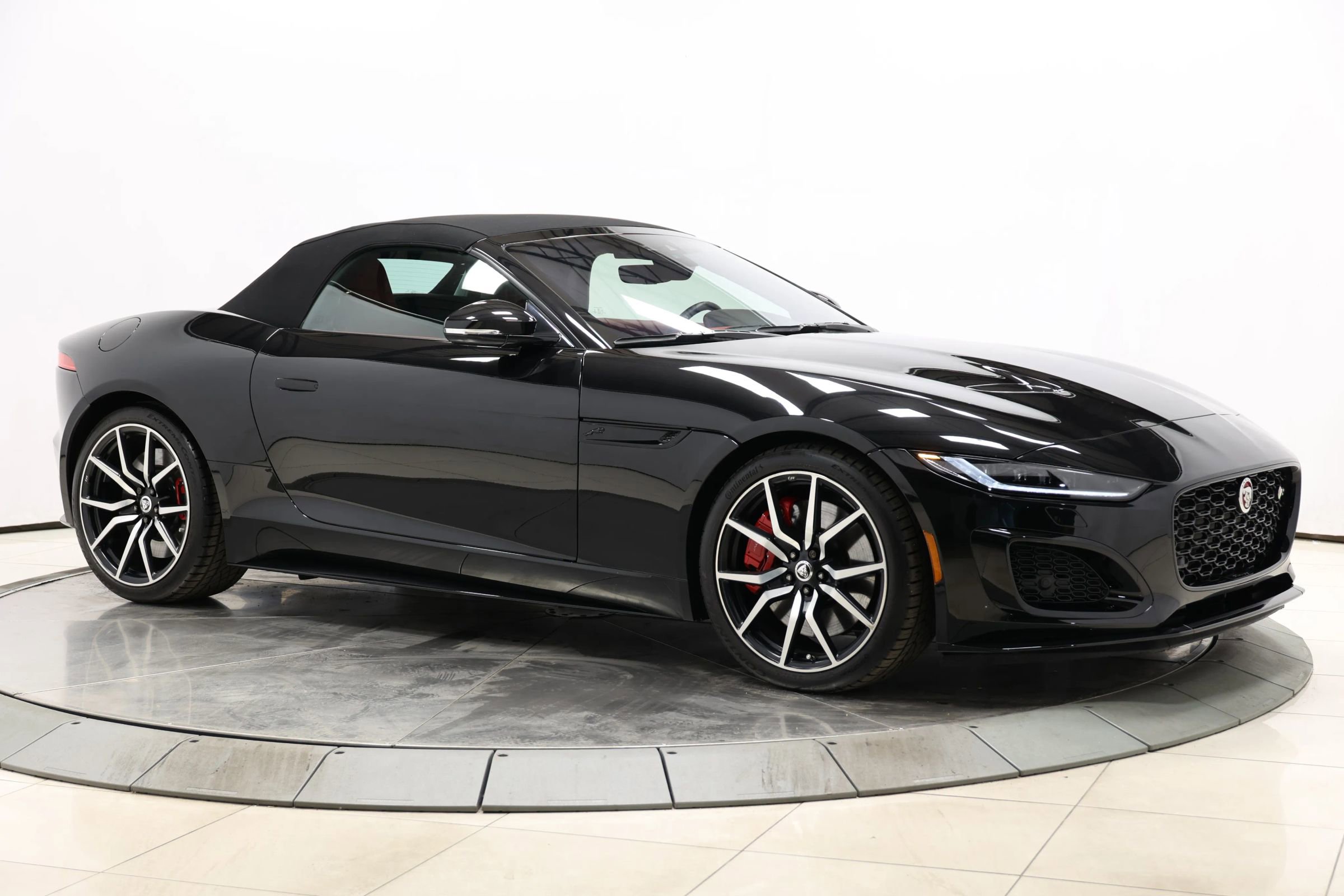 Used 2023 Jaguar F-TYPE R image 71