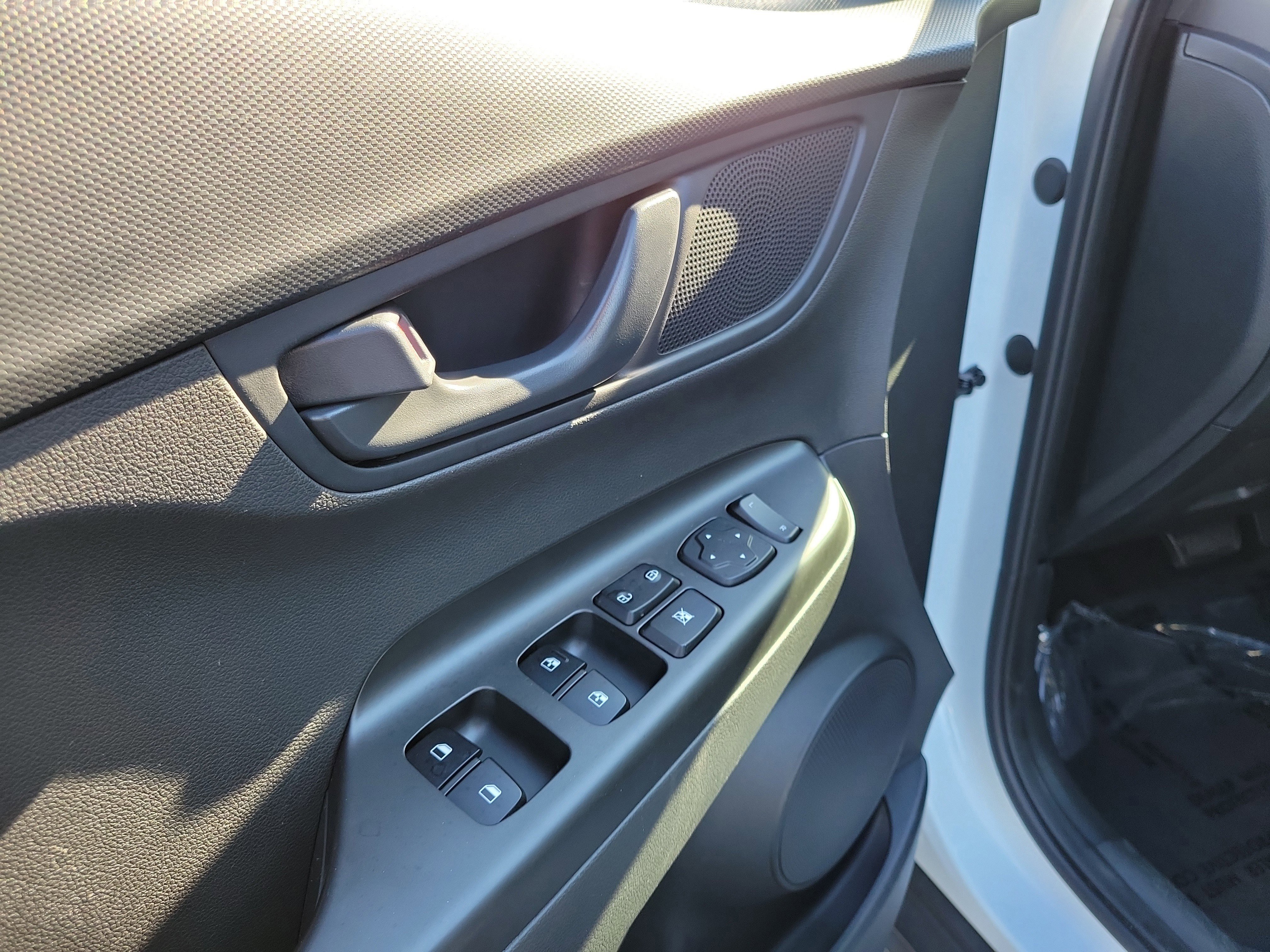 Used 2023 Hyundai Kona SEL w/ Cargo Package image 18