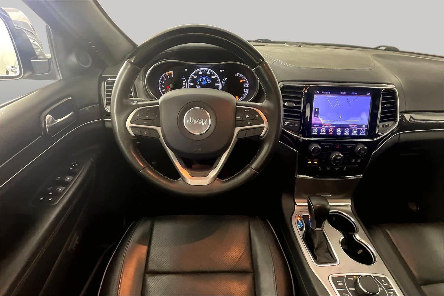 Used 2020 Jeep Grand Cherokee Overland AWD/4WD image 6
