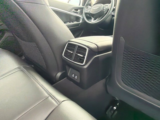 Used 2025 Genesis G70 2.5T AWD/4WD image 14