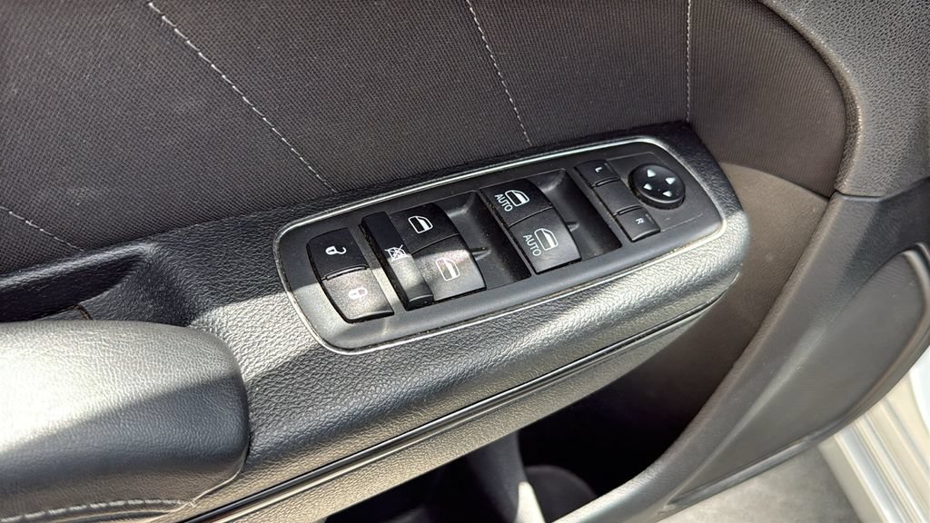 Used 2020 Dodge Charger SXT w/ Blacktop Package AWD/4WD image 19