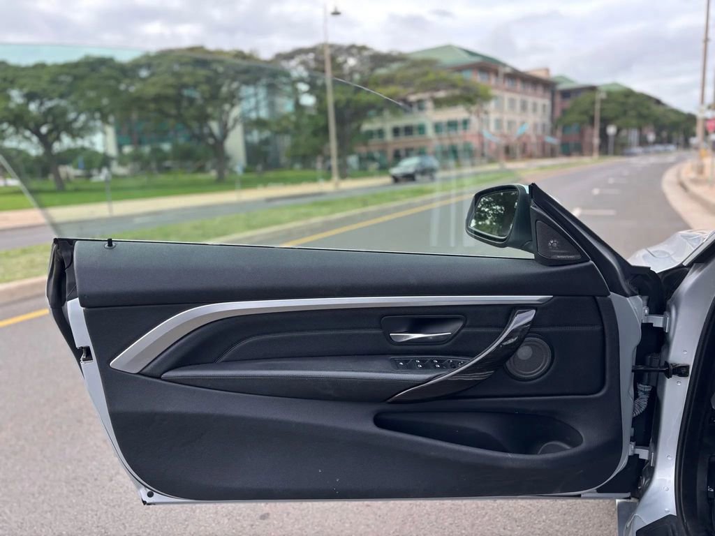 Used 2016 BMW 435i xDrive Convertible image 13