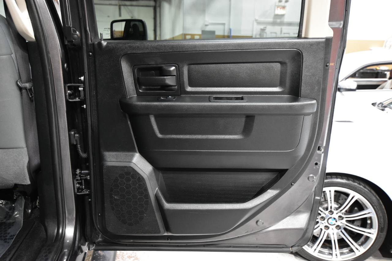 Used 2017 RAM 1500 Express w/ Express Value Package AWD/4WD image 38