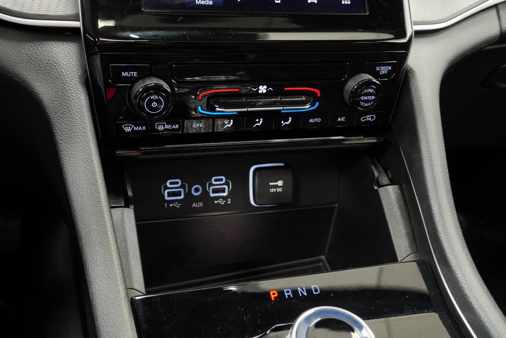 Certified 2025 Jeep Grand Cherokee L Laredo AWD/4WD image 36