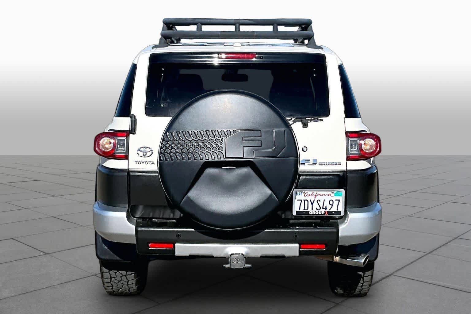 Used 2014 Toyota FJ Cruiser 4WD w/ Upgrade Package image 4