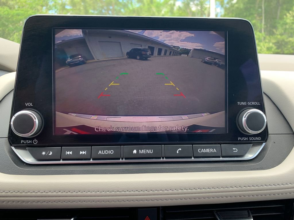 Used 2022 Nissan Rogue SV FWD image 21