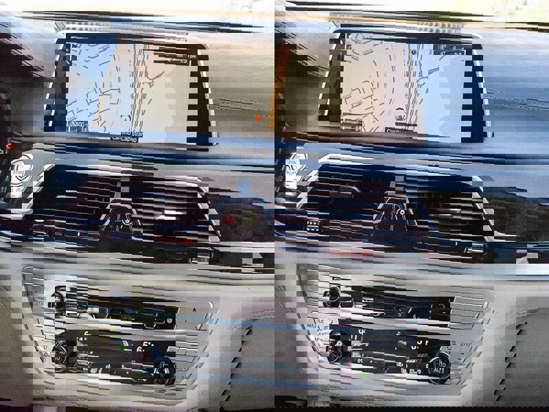 Used 2020 BMW 750i xDrive w/ Executive Package image 39