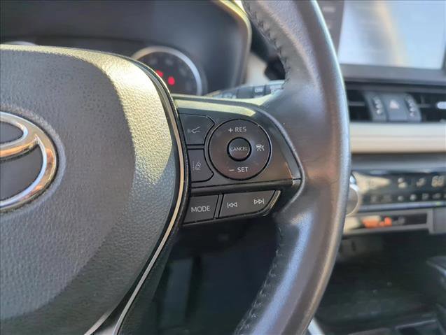 Used 2019 Toyota RAV4 XLE Premium image 14