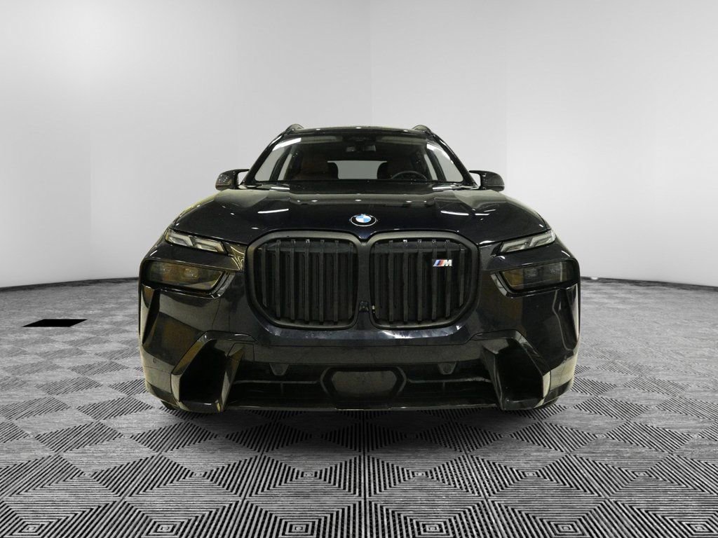 Used 2025 BMW X7 M60i image 8