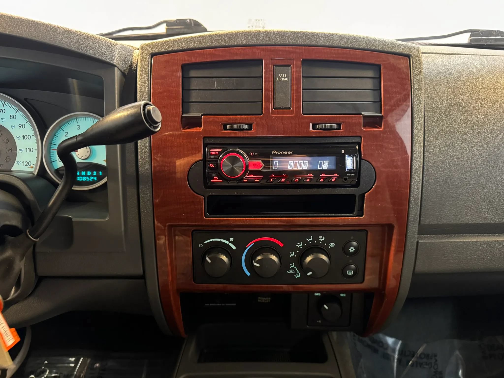 Used 2005 Dodge Dakota SLT w/ Trailer Tow Group AWD/4WD image 14