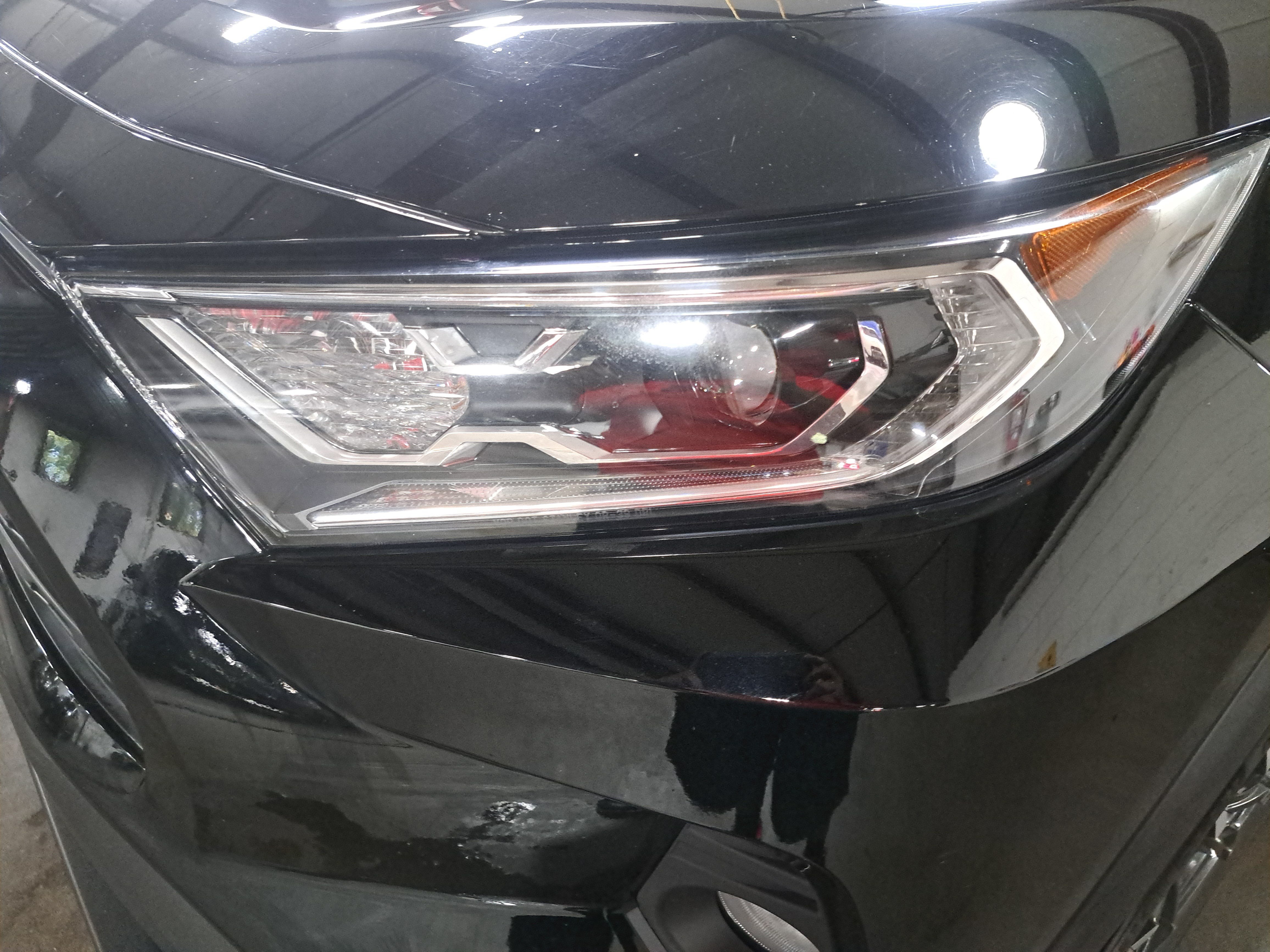Used 2019 Toyota RAV4 XLE AWD/4WD image 32