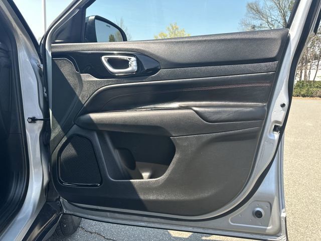 Used 2024 Jeep Compass Trailhawk AWD/4WD image 30