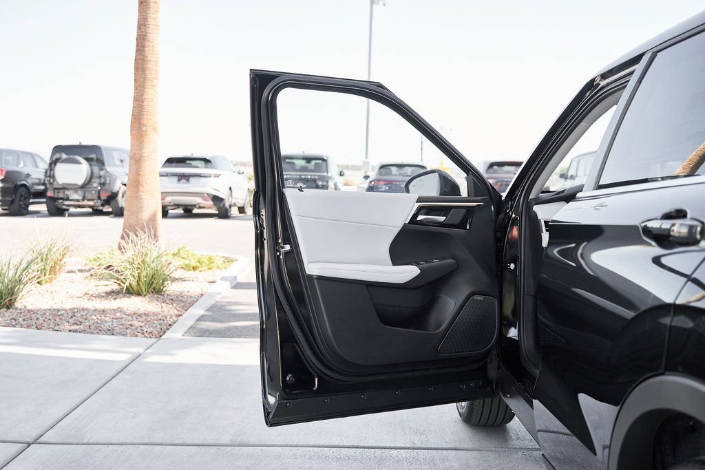 Used 2025 Mitsubishi Outlander SE FWD image 17