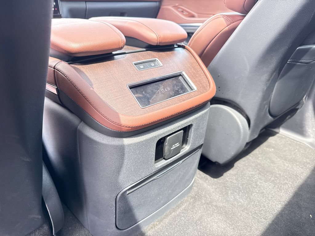 Used 2025 Lincoln Navigator Reserve AWD/4WD image 23