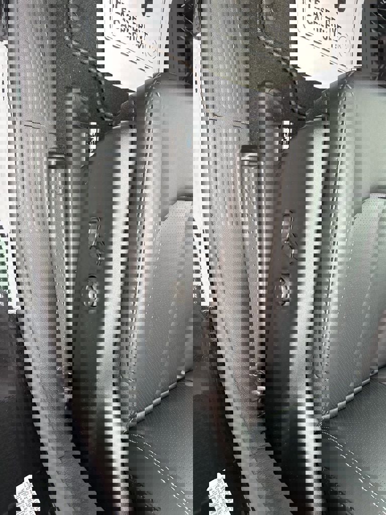 New 2026 Chrysler Pacifica Select AWD/4WD image 10