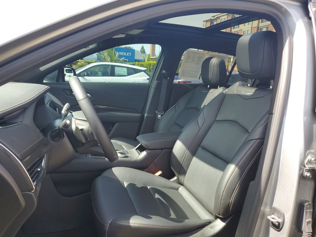 Used 2023 Cadillac XT4 Sport w/ Enhanced Visibility Package image 21