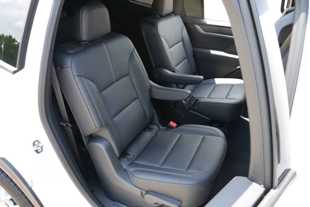 Used 2026 GMC Acadia Elevation w/ Elevation Premium Package FWD image 22