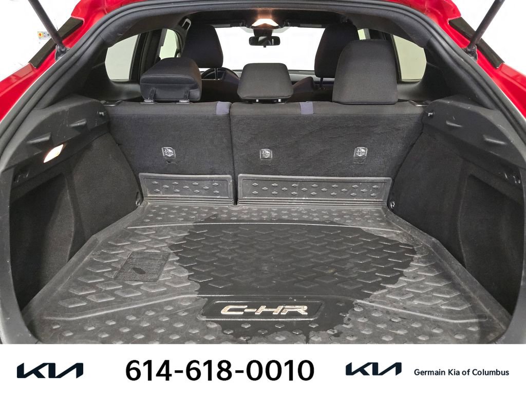 Used 2020 Toyota C-HR XLE image 21