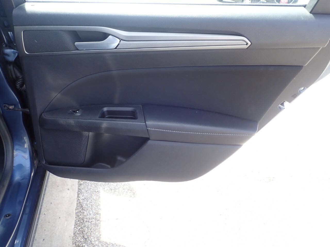 Used 2018 Ford Fusion SE w/ Fusion SE Technology Package image 29