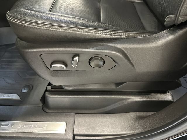 Used 2023 GMC Yukon Denali AWD/4WD image 23