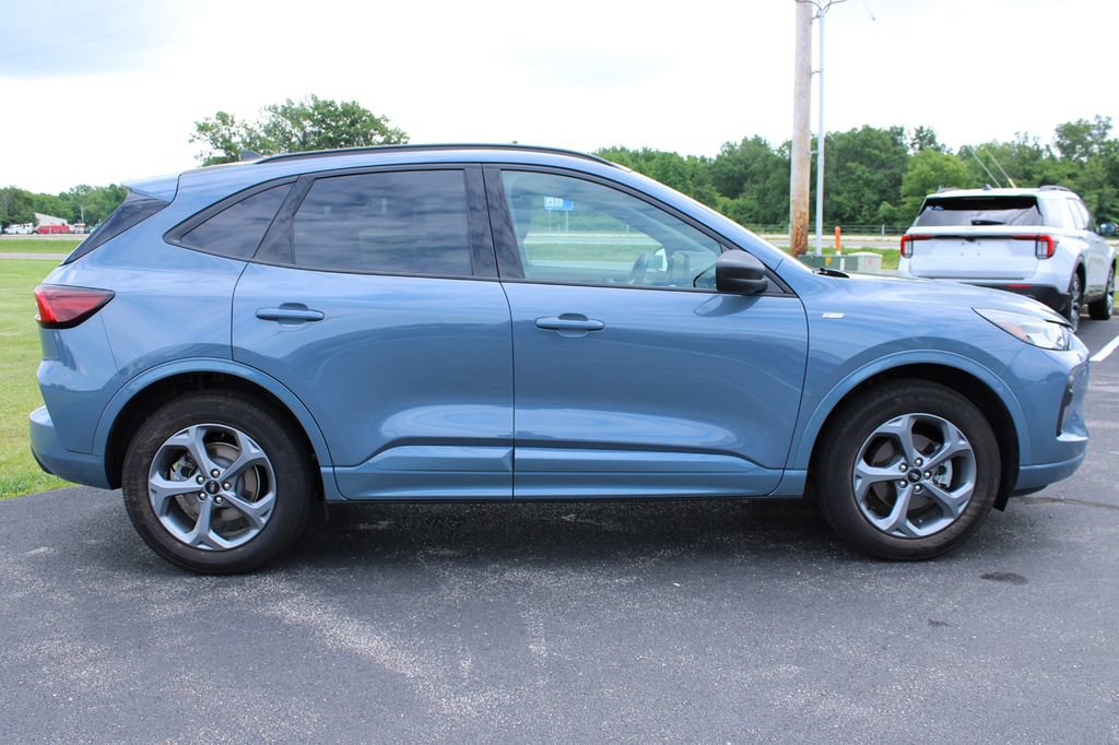 Used 2024 Ford Escape ST-Line w/ Tech Pack #1 AWD/4WD image 16