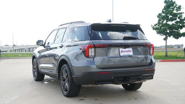 Used 2025 Ford Explorer ST-Line w/ ST-Line Street Pack AWD/4WD image 7