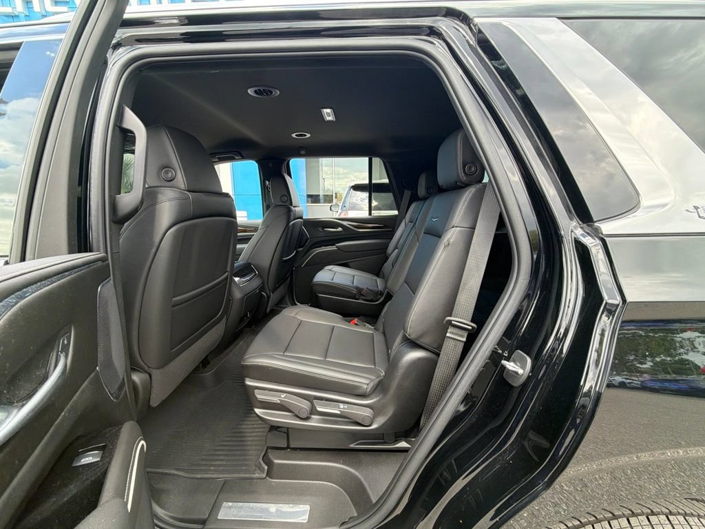 Used 2024 Cadillac Escalade Luxury RWD image 19