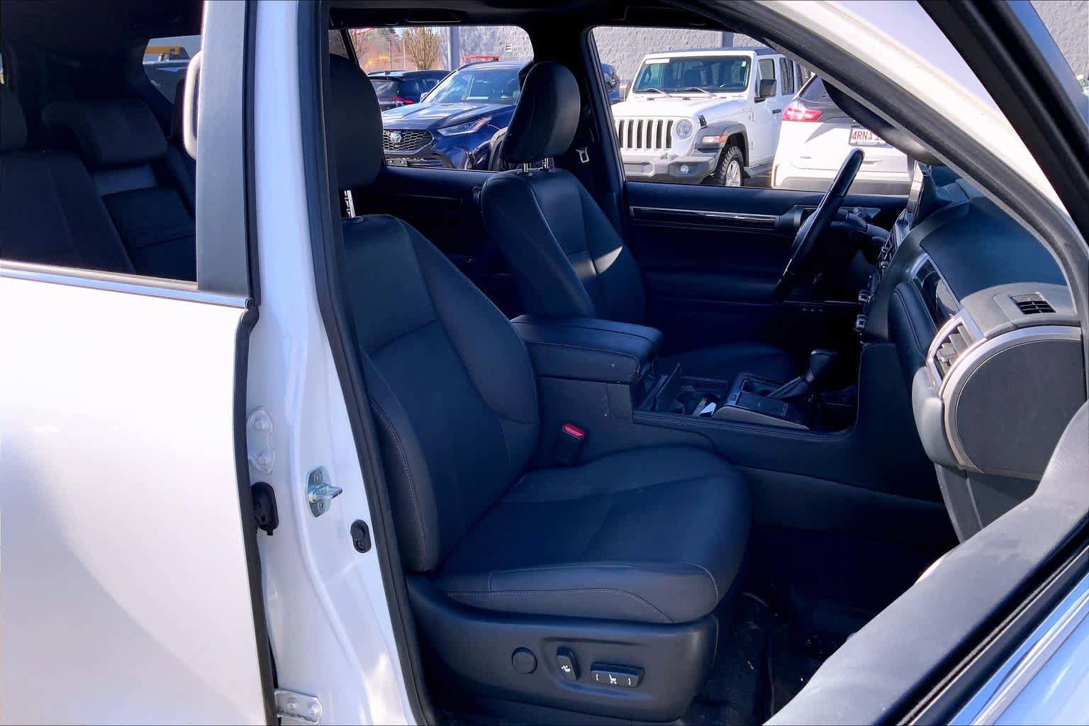 Certified 2023 Lexus GX 460 Premium w/ Premium Package image 9