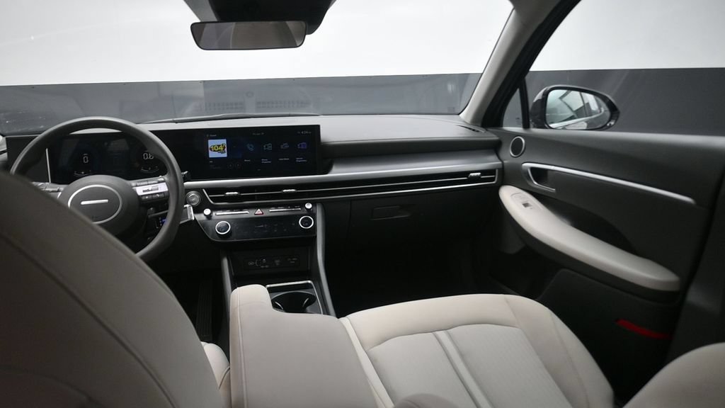 Used 2025 Hyundai Sonata SEL FWD image 20