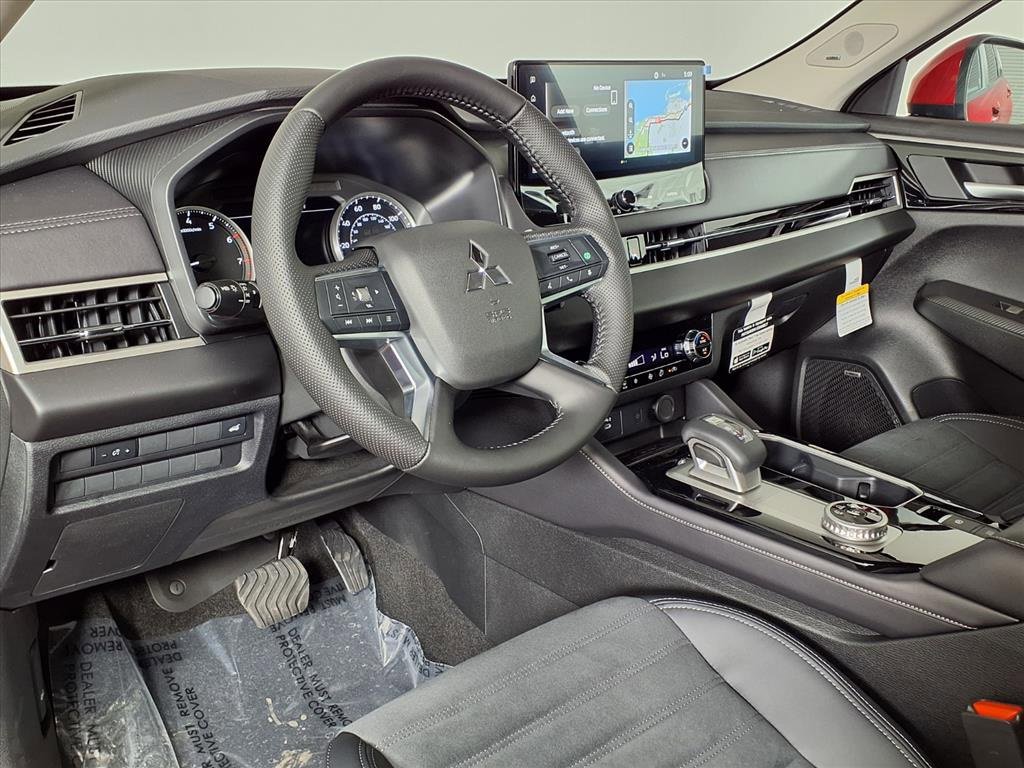 New 2025 Mitsubishi Outlander SE image 14