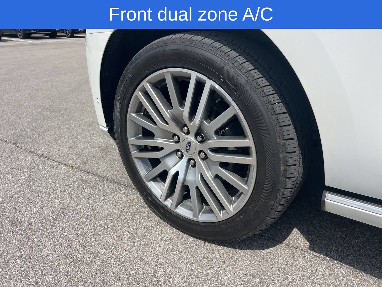 Used 2022 Ford Expedition Max Platinum AWD/4WD image 11