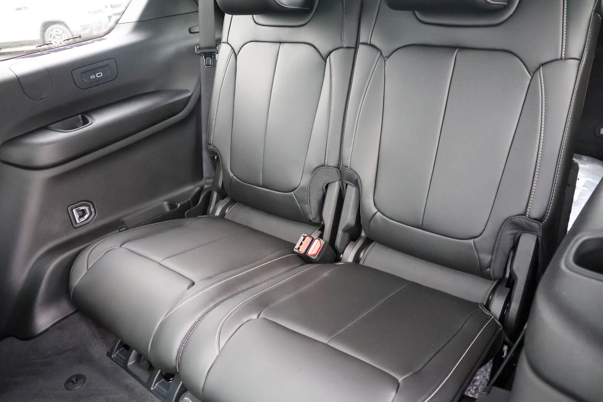 New 2026 Jeep Grand Cherokee L Limited w/ Limited Altitude Package image 15