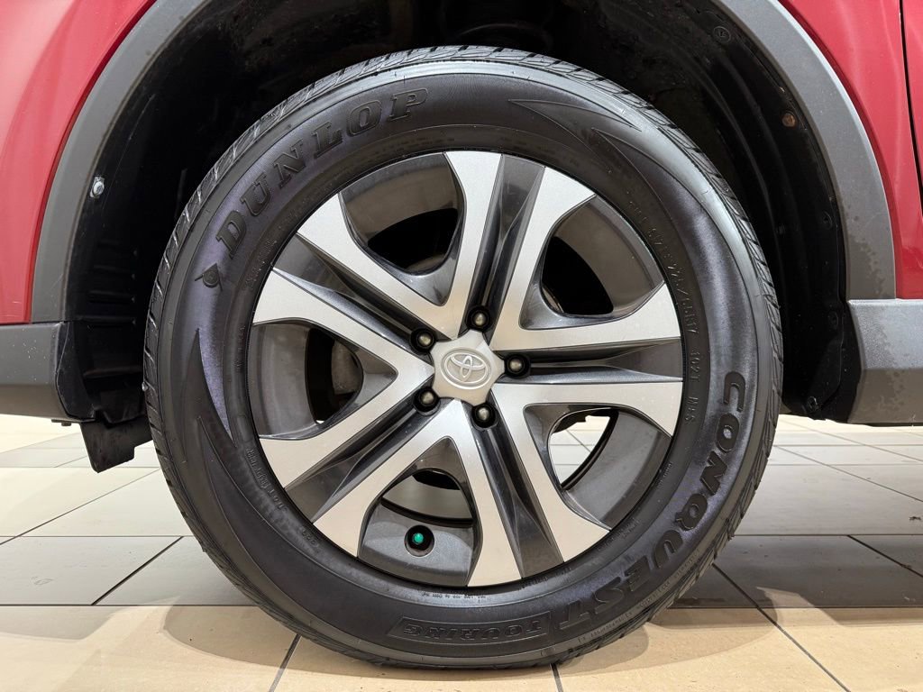 Used 2018 Toyota RAV4 LE image 9