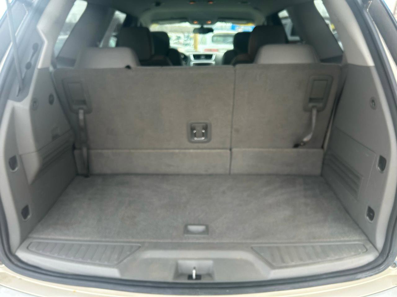 Used 2015 GMC Acadia SLE FWD image 18