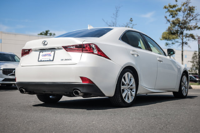 Used 2016 Lexus IS 200t RWD image 21