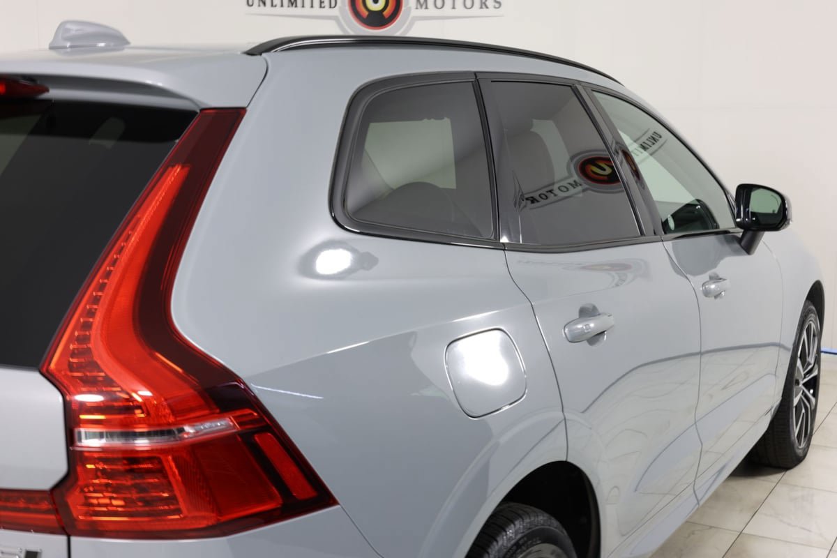 Used 2025 Volvo XC60 B5 Plus AWD/4WD image 44