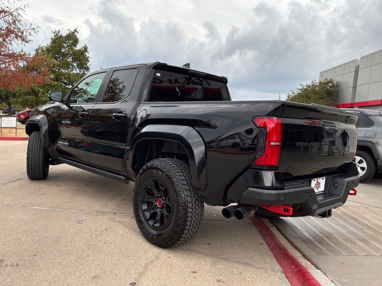 Used 2024 Toyota Tacoma TRD Pro AWD/4WD image 8
